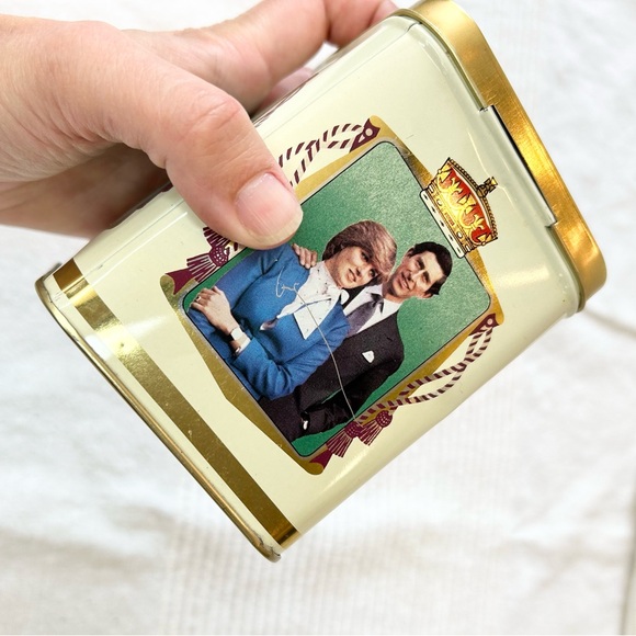 Vintage Princess Diana & Charles Wedding Royalty Tin - Picture 12 of 13